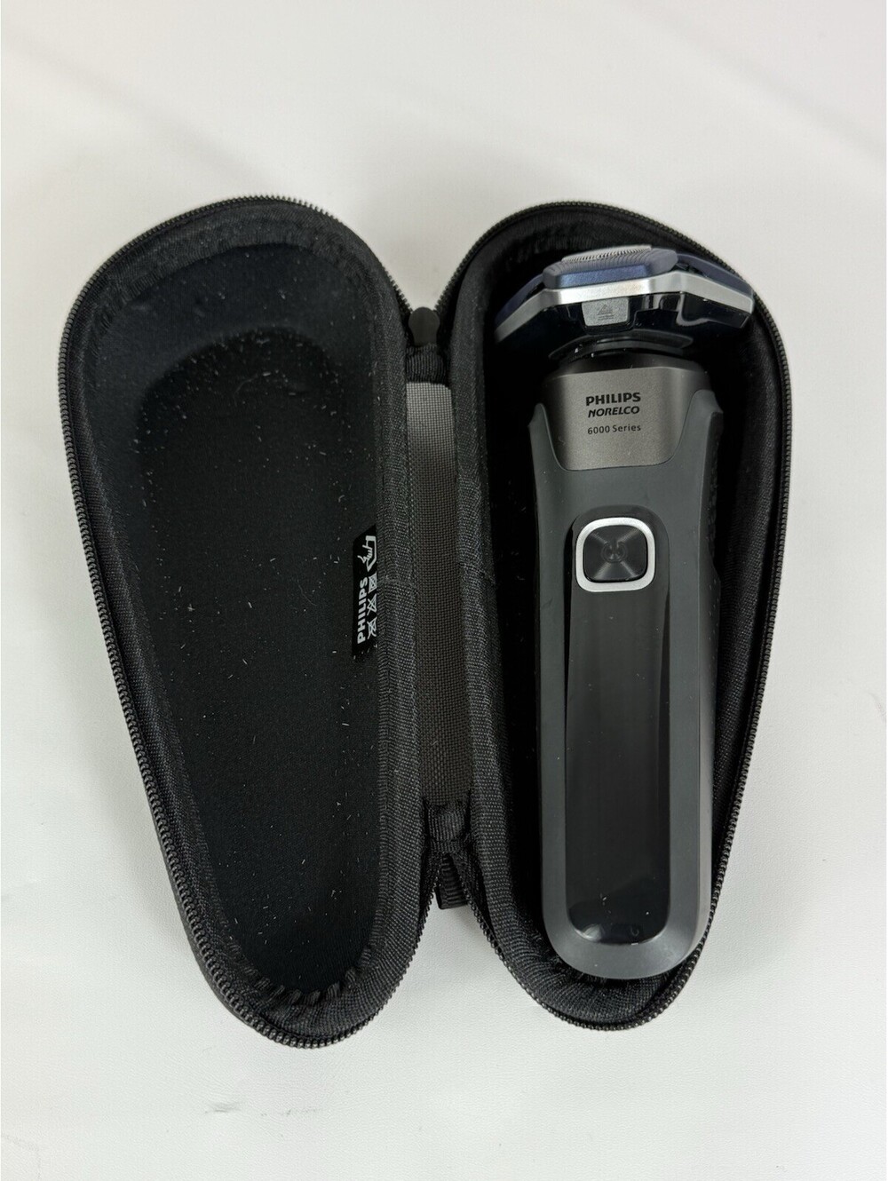 Philips Norelco 6000 Series Flex-Head Wet & Dry Cordless Shaver (S6900)